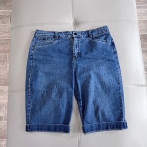 Bandolino Women's 12 Button Bermuda Denim Knee Length Shorts